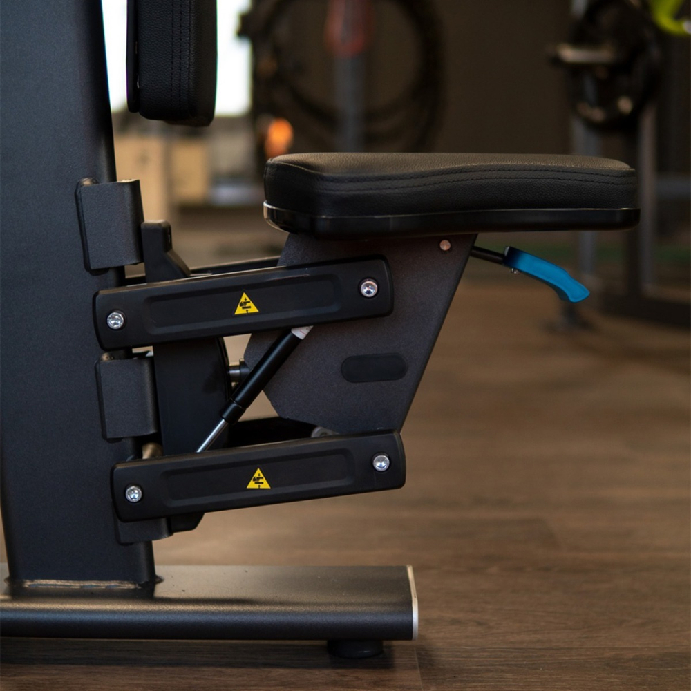 E7007 Баттерфляй - задние дельты. Стек 95 кг