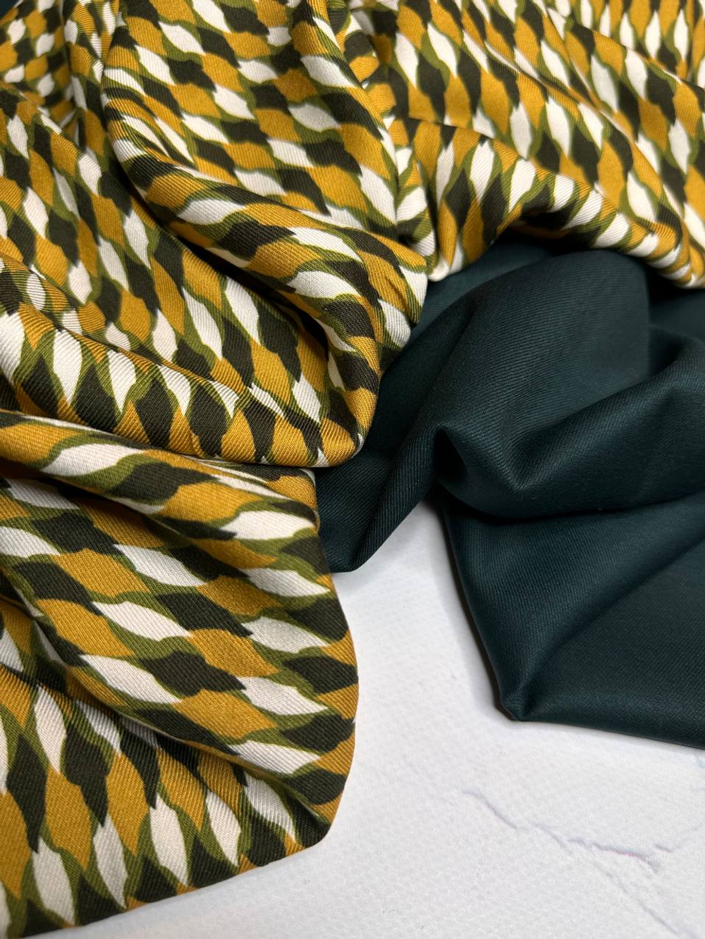 Костюмно-плательная смесовая однотонная поливискоза (64%полиэстер/33%вискоза/3%эластан, Сосна, 148, 285 гр/м2)