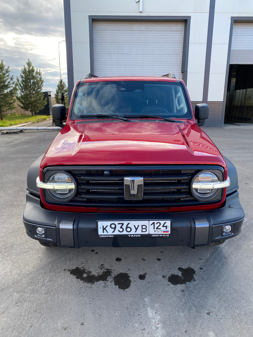TANK 300 City Premium 2.0 8AT 4WD