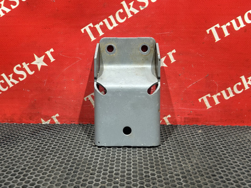 Кронштейн  подножки правой