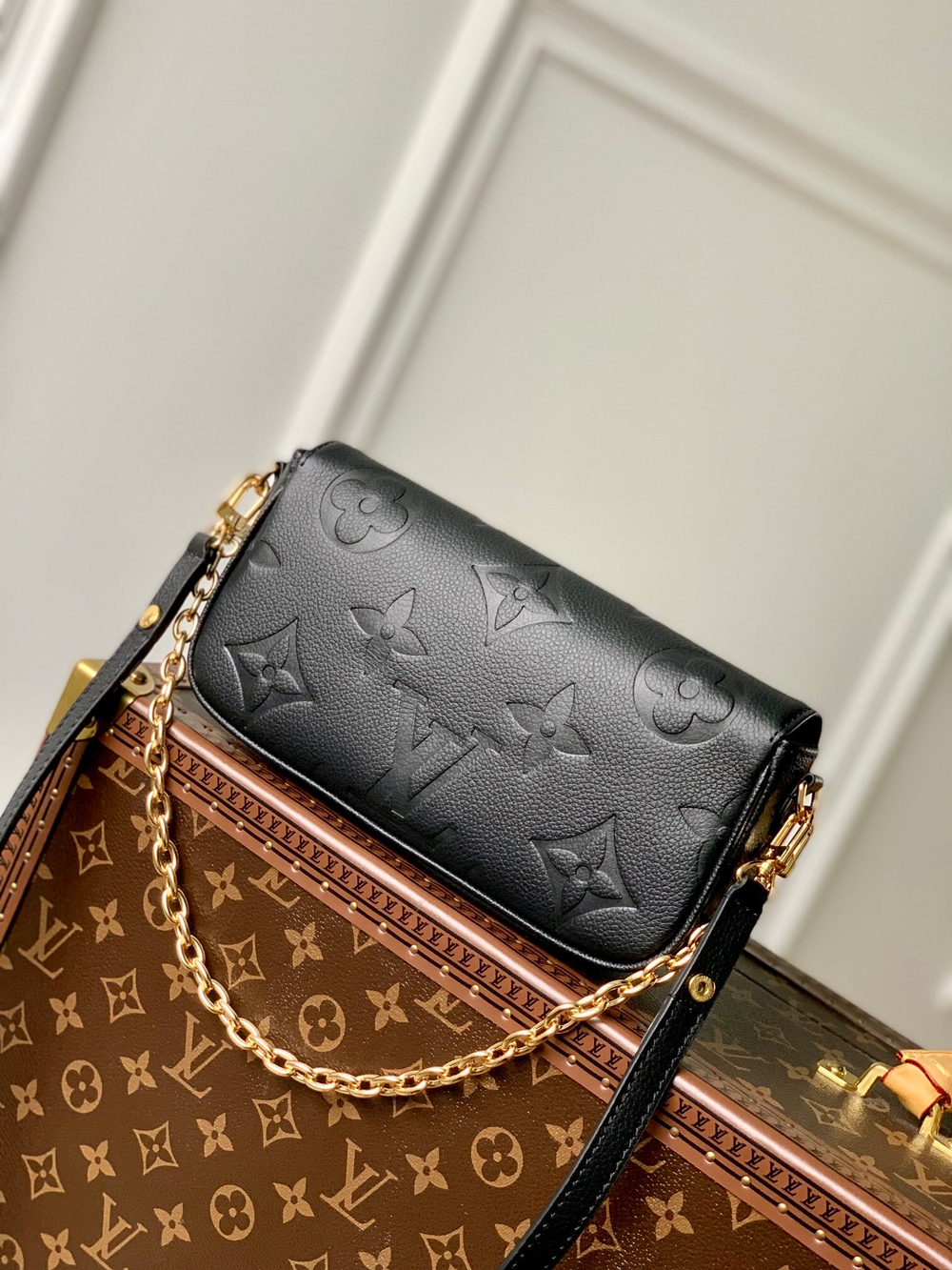 Louis Vuitton Ivy Wallet On Chain Bag