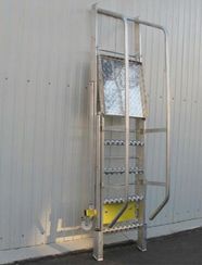 Лестница с платформой компактная MEGAL ЛСПК-2,1 (0,82)