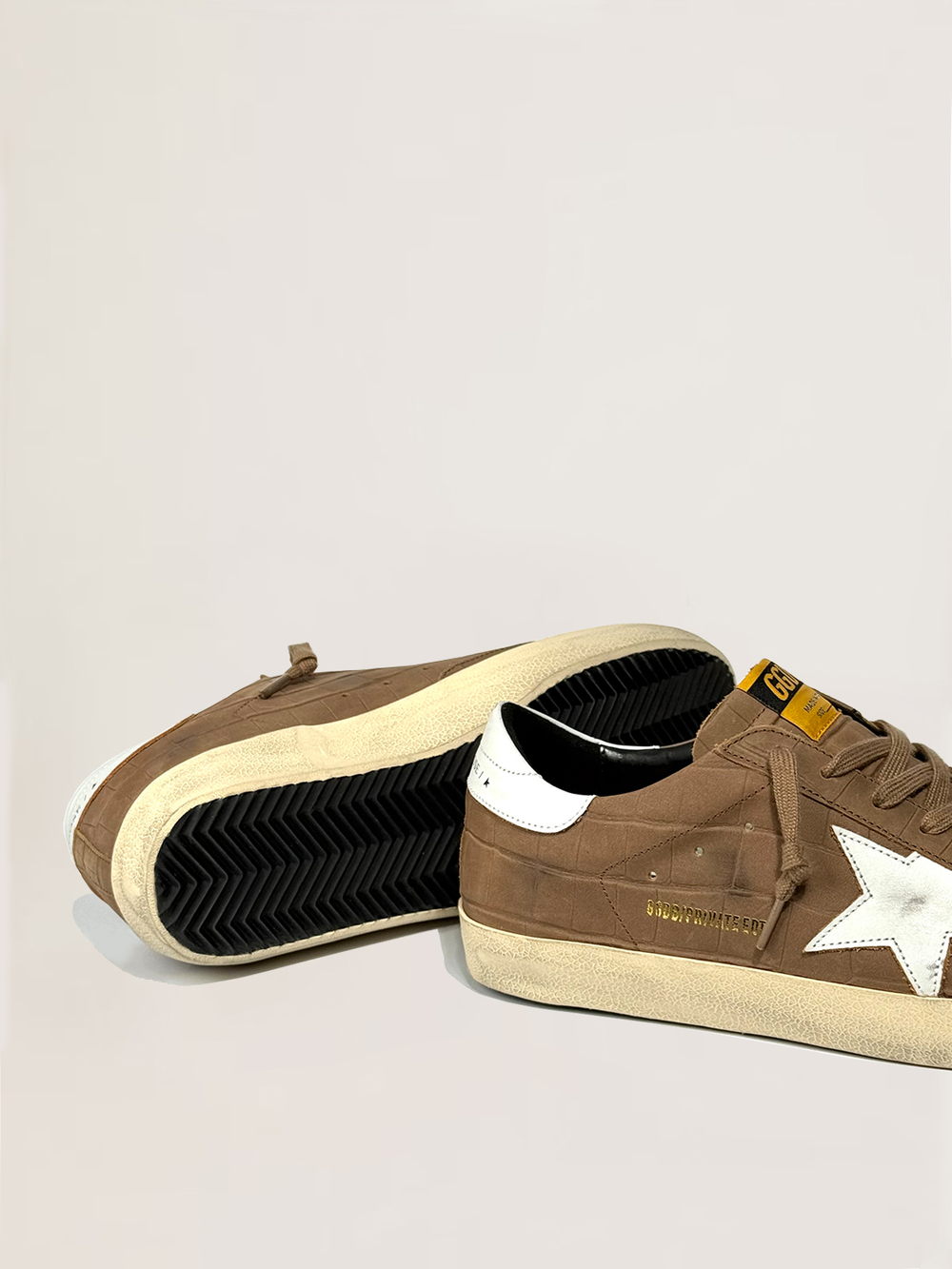 Men's Super Star in brown nappa with croco-print