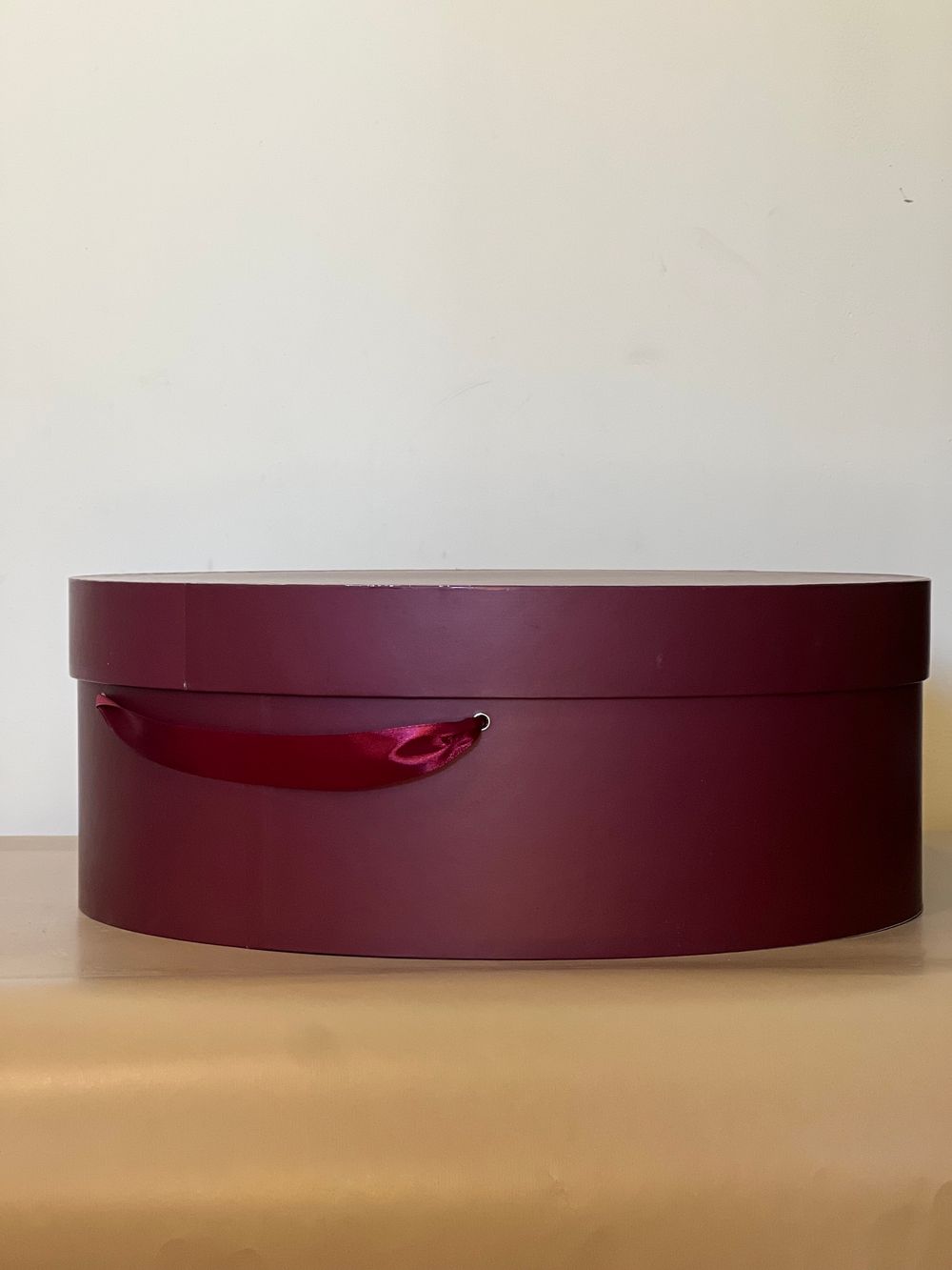 Короткая коробка 40 см Цвет;Бордо . В розницу 850 рублей.