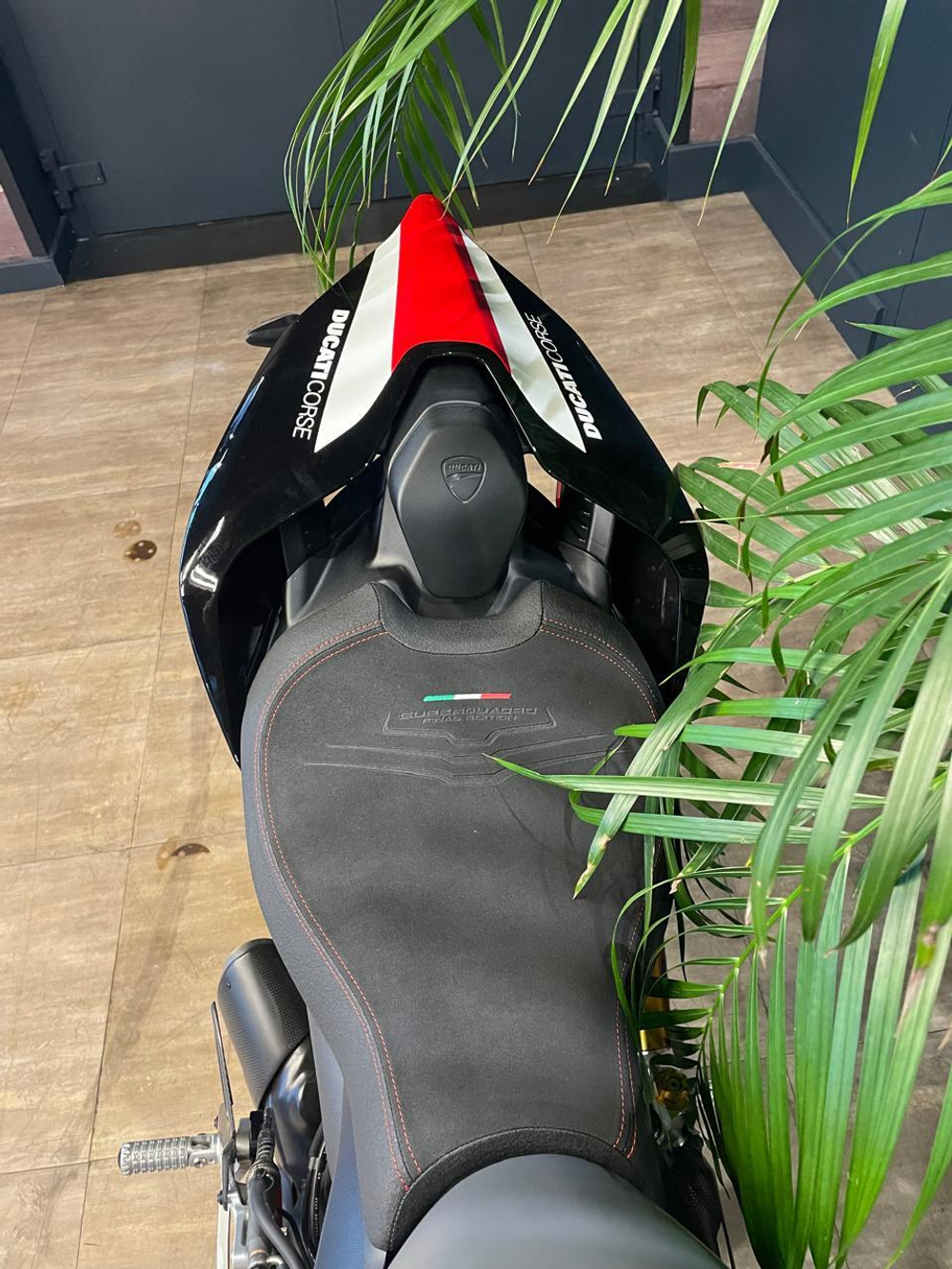 Ducati Panigale V2, 2025 Superquadro Final Edition