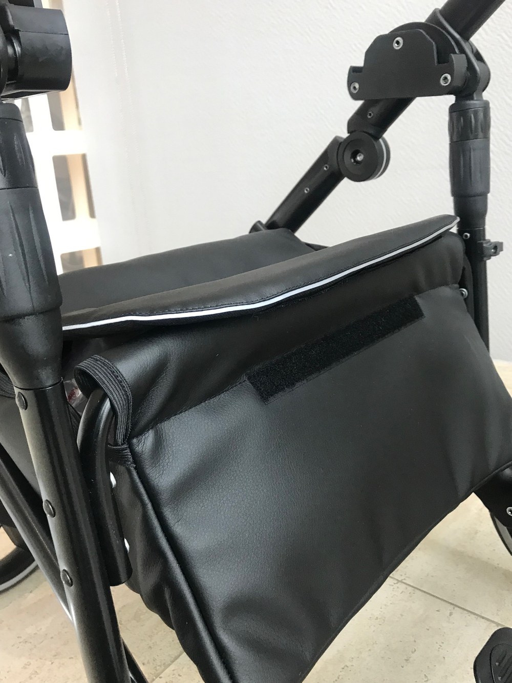 Коляска детская Peppy Zoom 2 в 1 (01) Черная экокожа / Мята экокожа