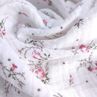 Муслин двухслойный "Цветы с веточками на молочном"