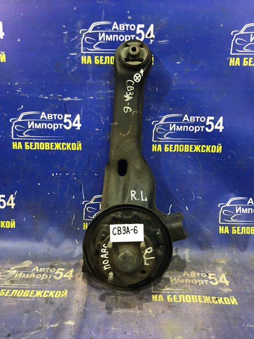 Ступица задняя левая MITSUBISHI LANCER 1993