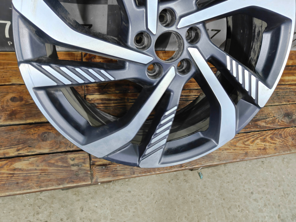 Диск колесный литой R20 Geely Monjaro 21-нв Б/У Оригинал 8889503058