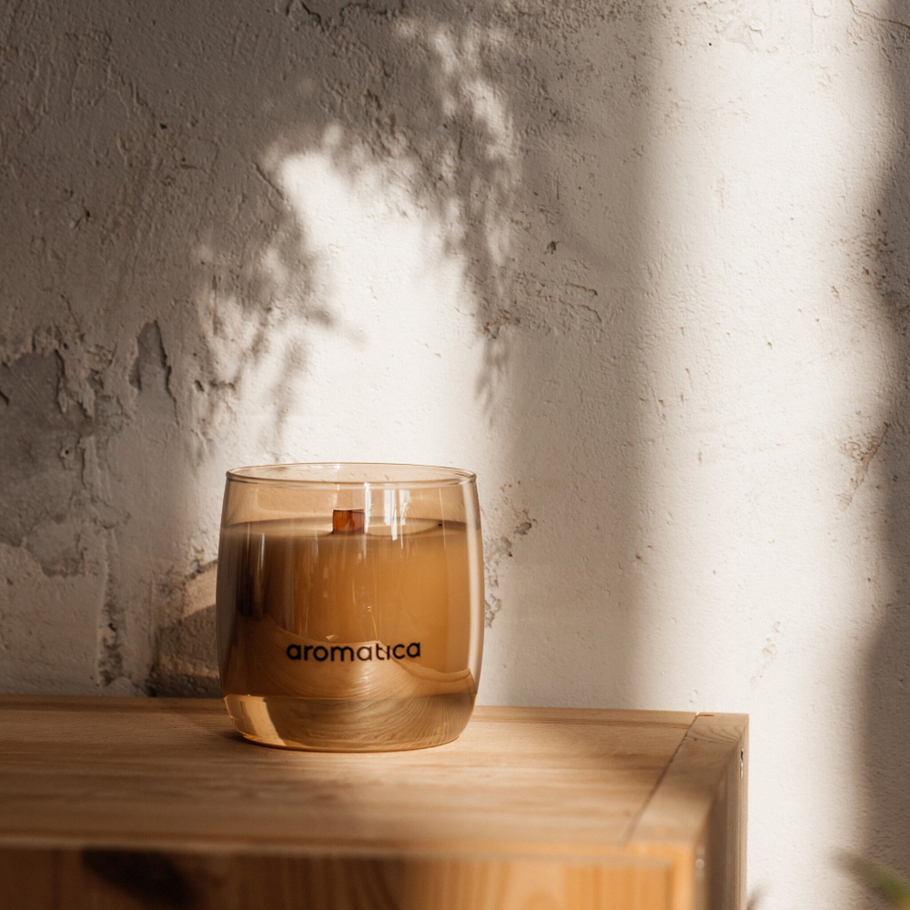 Аромасвеча AROMATICA Амбра и дубовый мох