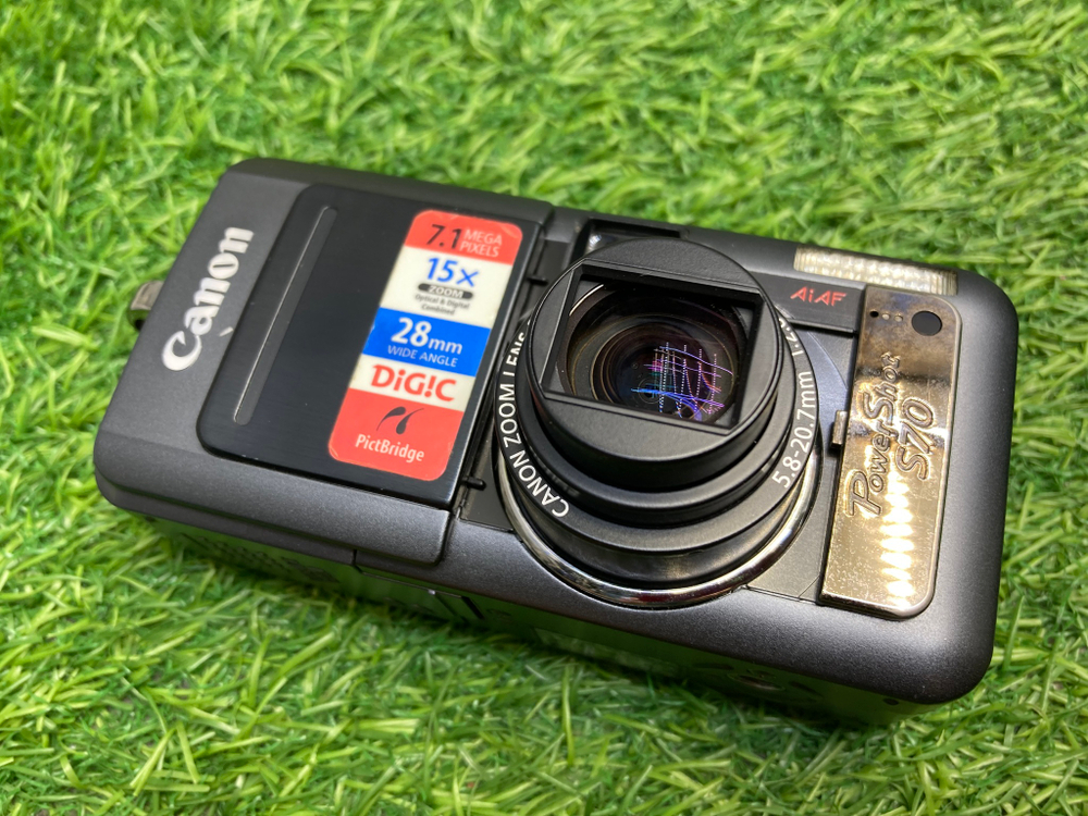 Canon PowerShot S70