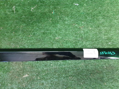 Молдинг двери задний правый Bentley Bentayga (2015-2020)