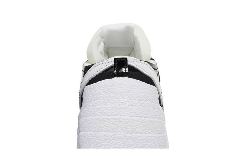 Кроссовки Sacai X Nike Blazer Low Black Patent Leather