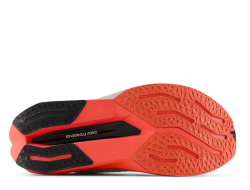 Кроссовки для бега мужские New Balance Fuelcell SuperComp Trainer v4 M Бело-Коралловые