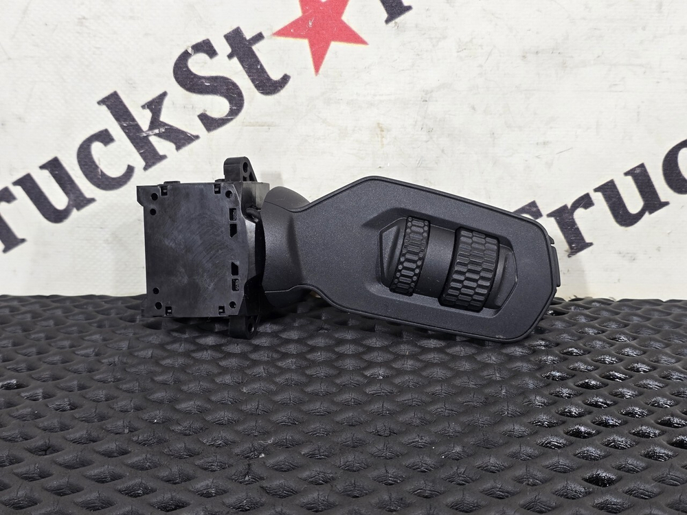 Переключатель подрулевой левый 2023г