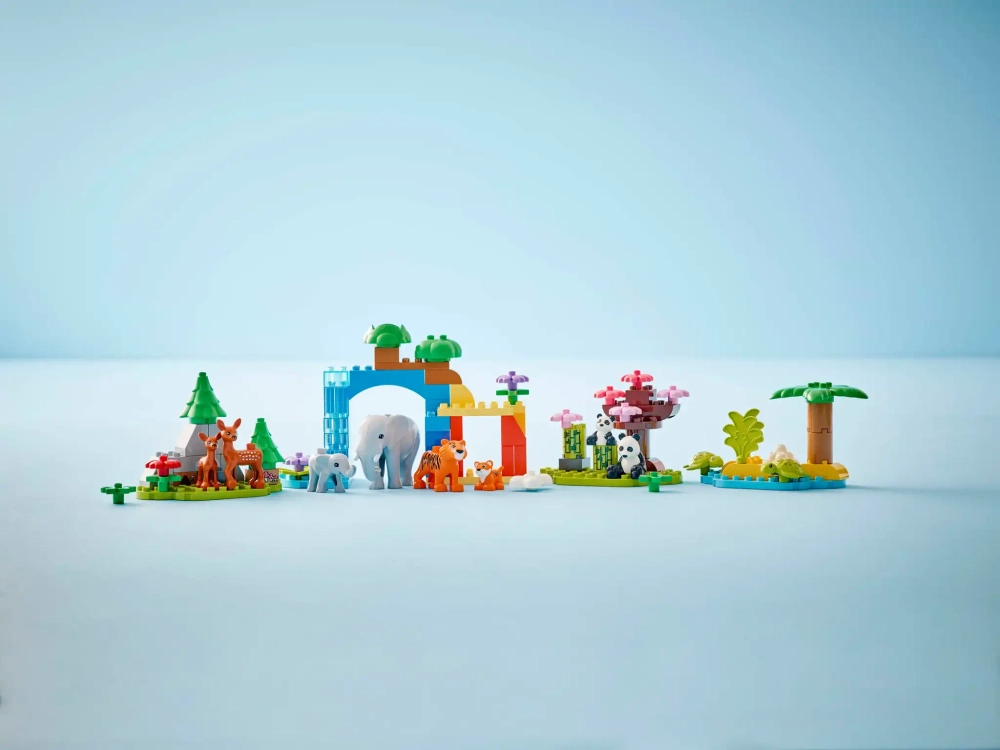 Конструктор LEGO Duplo 10446 Семейства диких животных 3в1