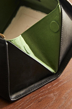 ZARA HOME МАЛЕНЬКАЯ КОЖАНАЯ КОСМЕТИЧКА, ЧЕРНЫЙ