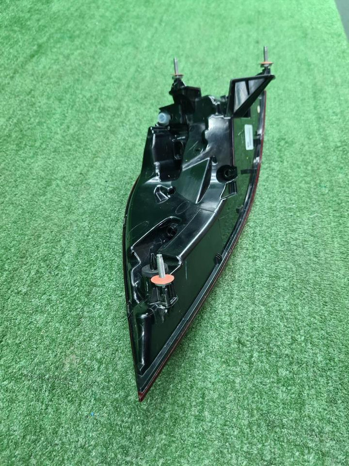 Фонарь правый внешний Mercedes GLE V167 (18-24)