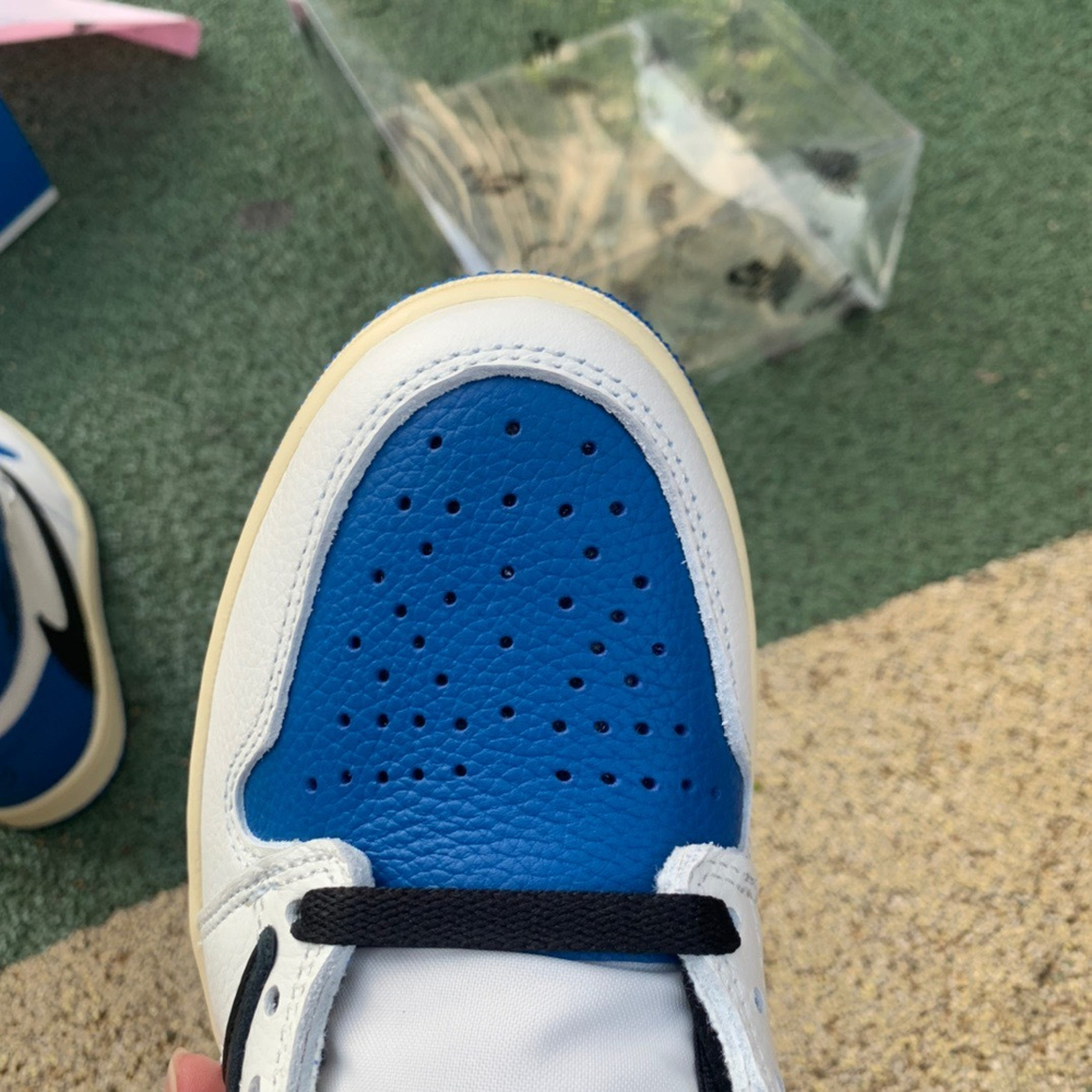 Air Jordan 1 High Travis Scott x fragment