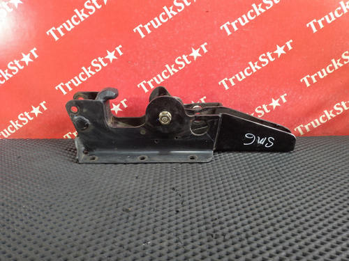 Кронштейн (дефект) торсиона кабины правый 2024г.