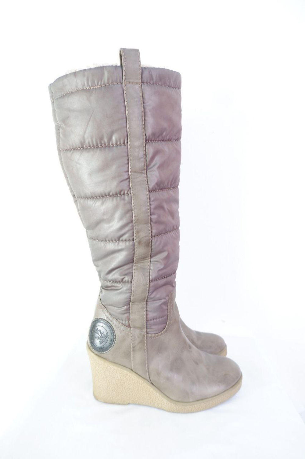 Сапоги дутые на танкетке 39 размер