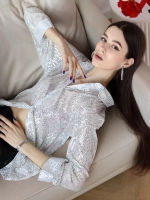 Блузка с пайетками