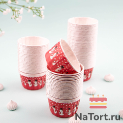 Формы бумажные с ламинацией «Маффин» 50х40 мм (Красные со снеговиками) 100 шт