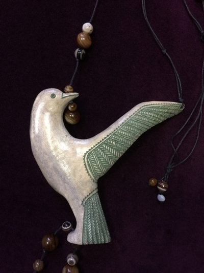 Подвеска "Голубка", рог оленя, агат