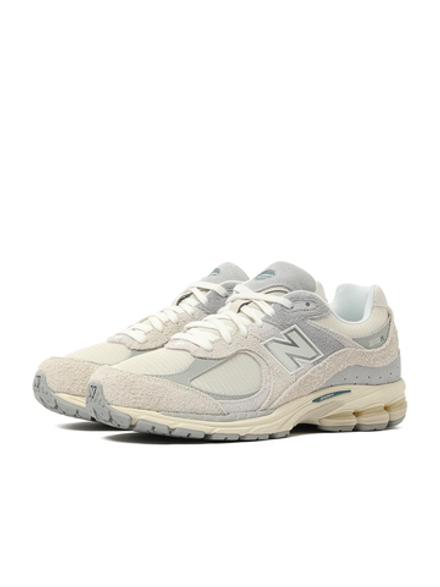 Кроссовки  2 002