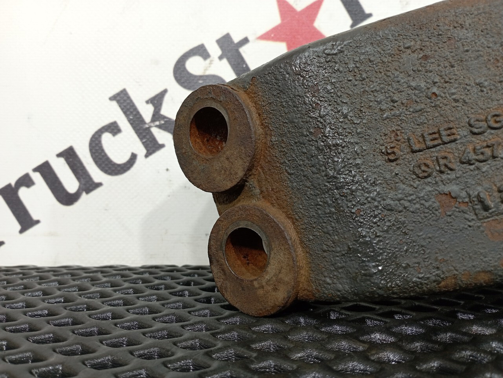 Кронштейн двигателя передний левый