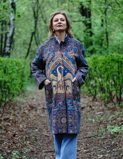 Пальто "Энигма", по мотивам фрагмента мозаики "Пеликан" в Ахенском соборе, построенном при Карле Великом