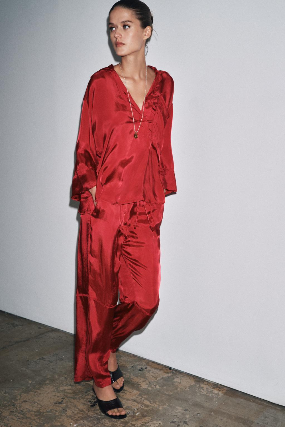 ZARA АТЛАСНАЯ РУБАШКА С КАРМАНОМ — LIMITED EDITION, ТЕМНО-РОЗОВЫЙ