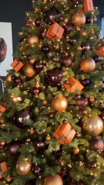 Елка с гирляндой «Эрмитажная» (Литая хвоя) 3 м