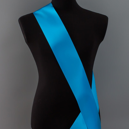 Лента наградная для конкурса красоты С НАНЕСЕНИЕМ. Цвет ленты СВЕТЛО-СИНИЙ. Крепление булавка.