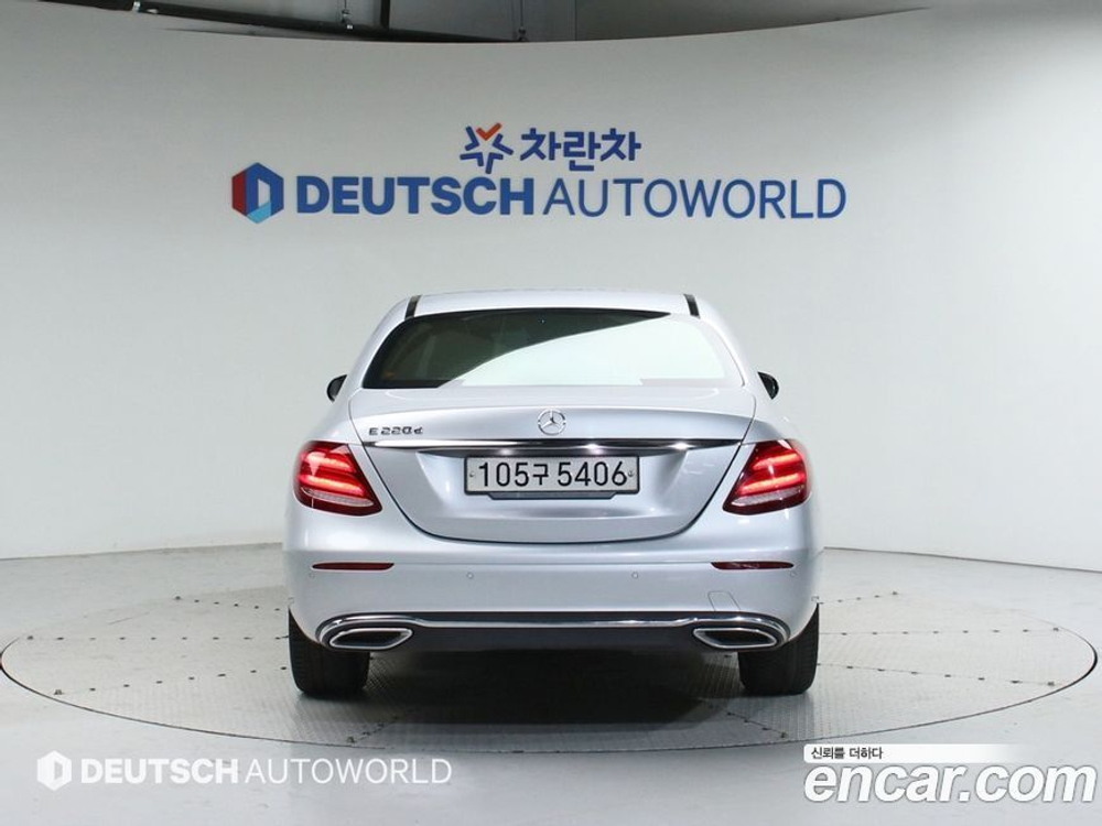 Mercedes-Benz E-Class W213 E220d Exclusive (10.2019)