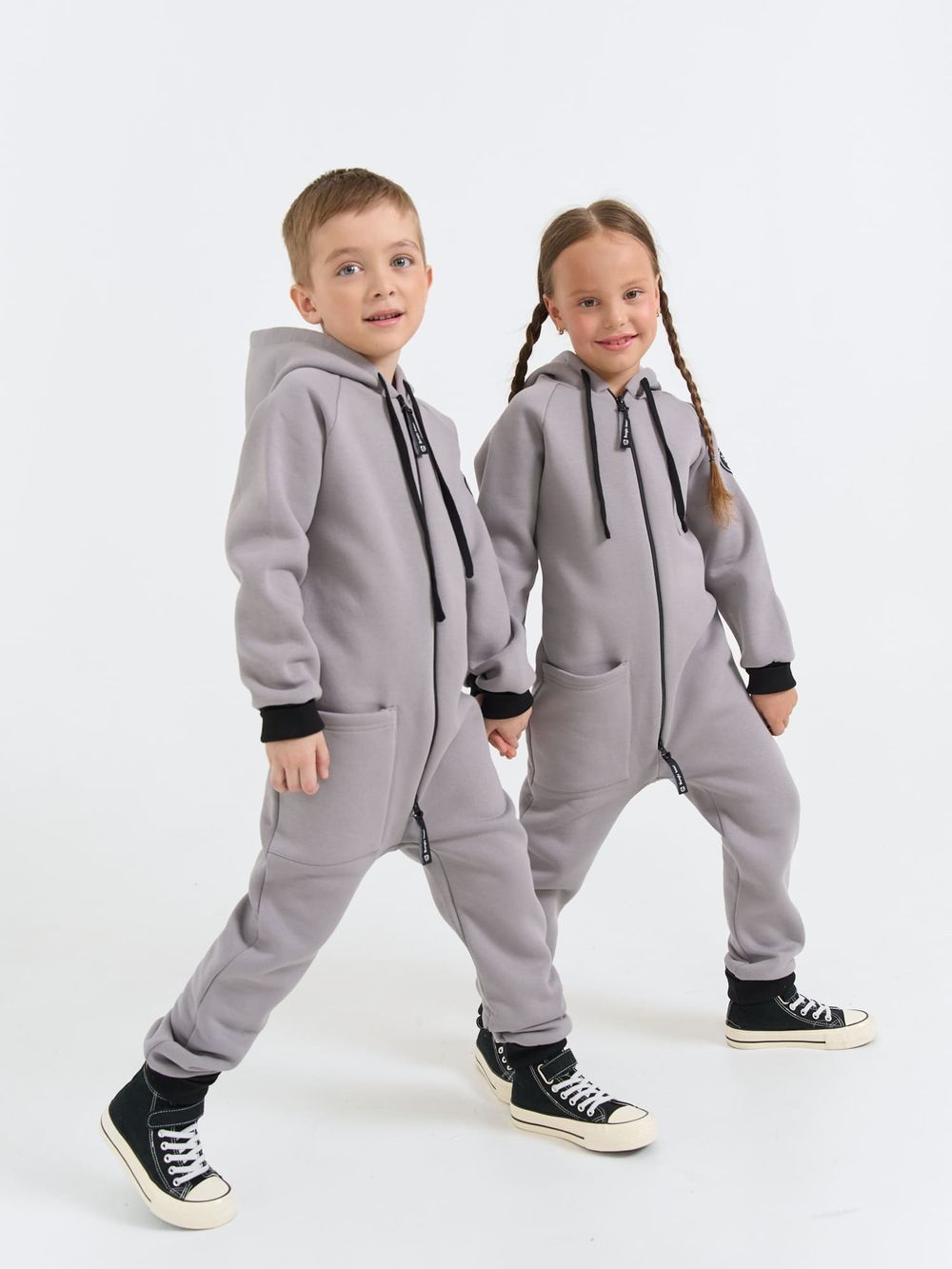 Комбинезон с капюшоном и накладным карманом "Жемчуг"