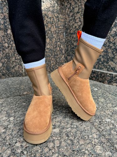 Высокие бежевые угги с неопреновым голенищем
