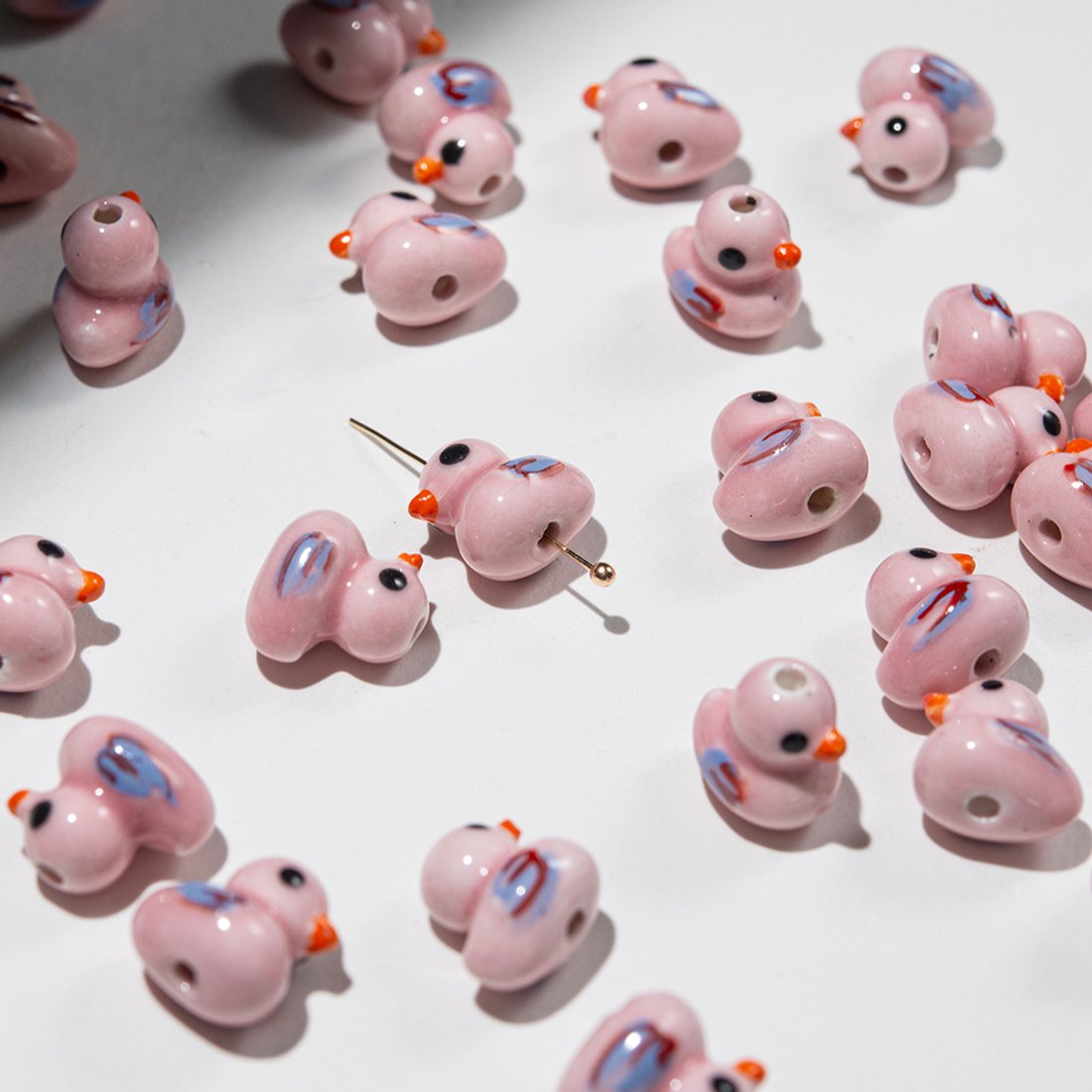 Бусина в форме утенка, 12,3*12,3мм, розовая, глазурированный фарфор