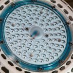 Фитолампа для рассады, крупный план светодиодов с биколорным спектром и защитным покрытием