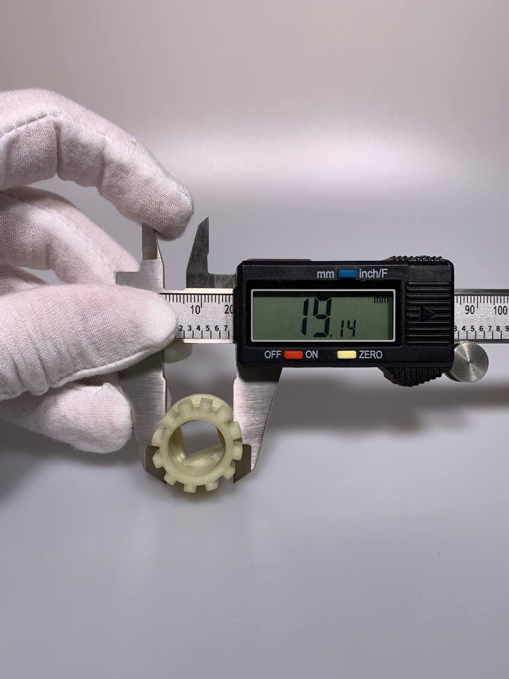 Втулка шнека мясорубки MFW 45020/01 753348 ПЛАСТИК 1 штука НОВЫЕ!