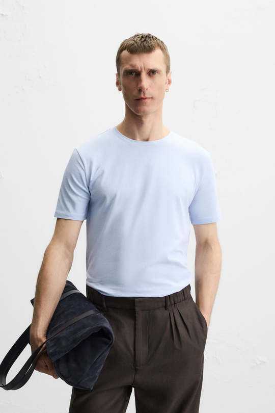 ZARA БАЗОВАЯ ФУТБОЛКА SLIM FIT, НЕБЕСНО-ГОЛУБОЙ