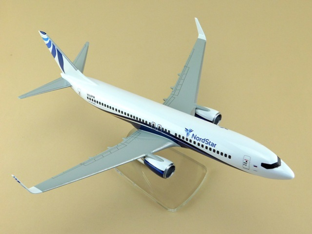 Модель самолета Boeing 737-800 (М1:100, Nordstar)