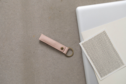 Брелок с usb wloop бежевый