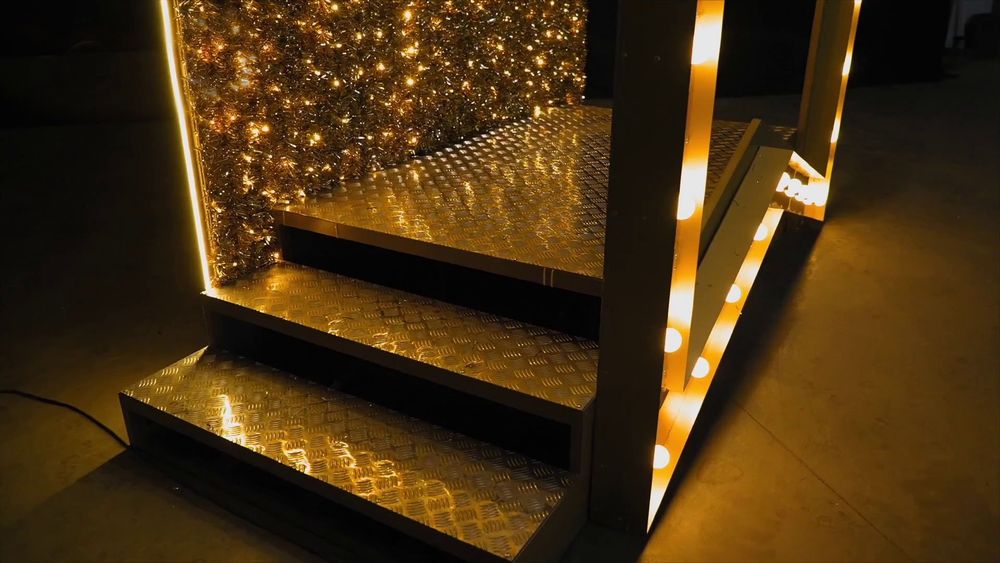 Светодиодная конструкция - фотозона "Золотая звезда"