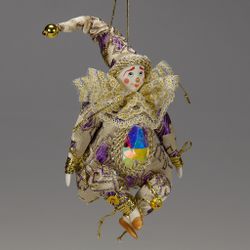 Ёлочная игрушка Гном-Самоцвет парчовый