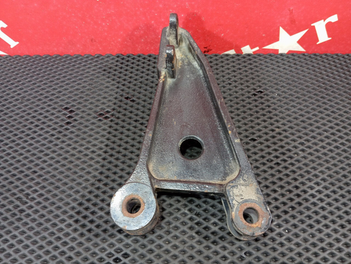 Кронштейн усилителя бампера