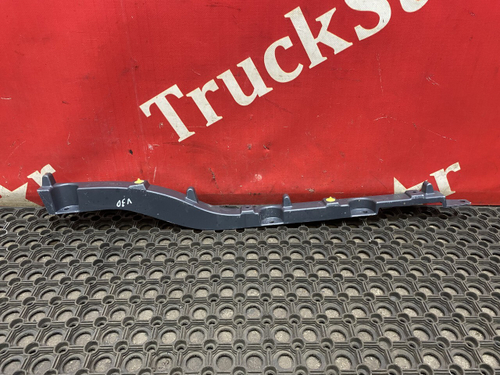 Накладка порога правого 2018г