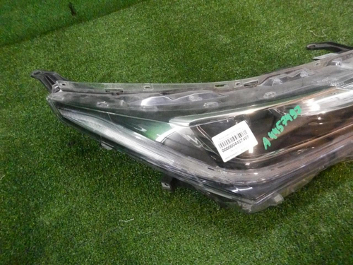 Фара правая Toyota Corolla 11 E160 (2015-2019) LED