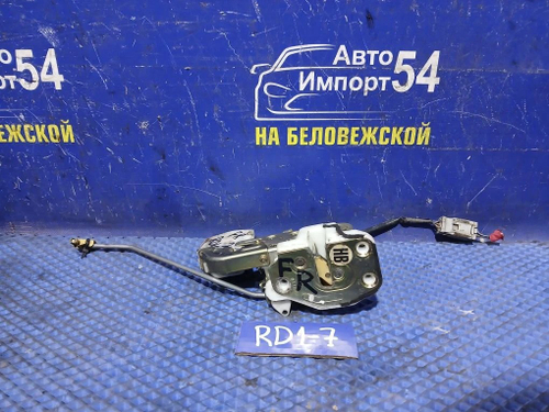Замок двери передней правой Honda CR-V 1996