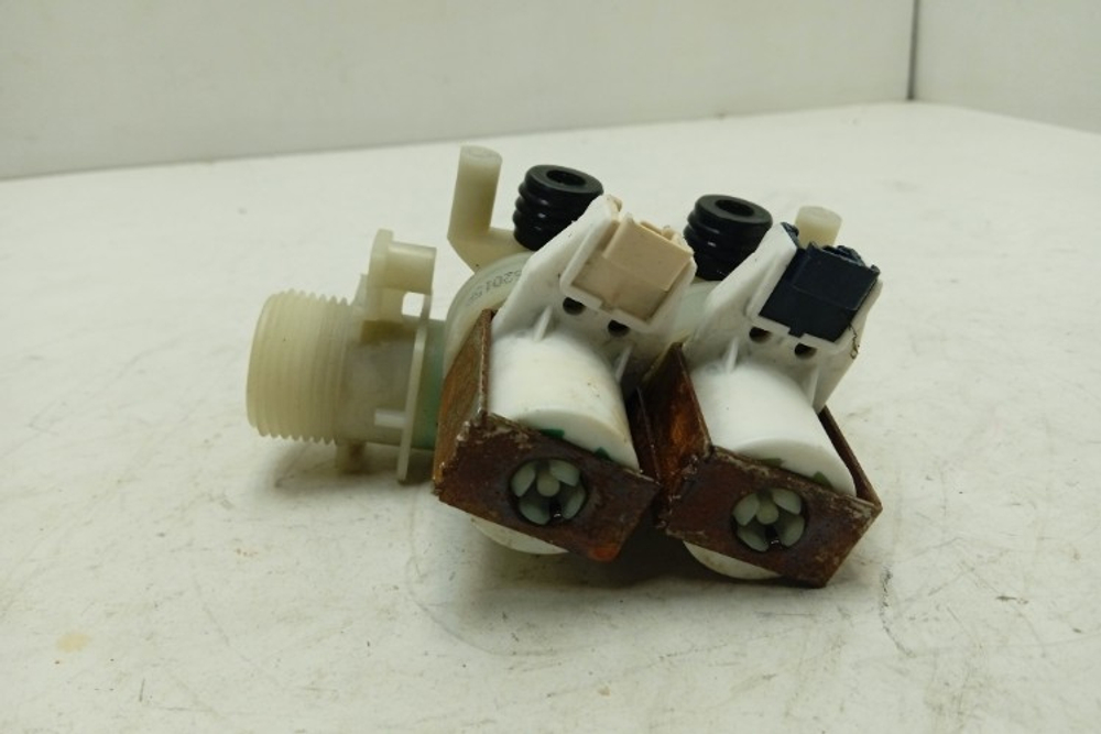 NWSB5851 кт148 Клапан подачи воды для стиральной машины Indesit NWSB5851 б/у